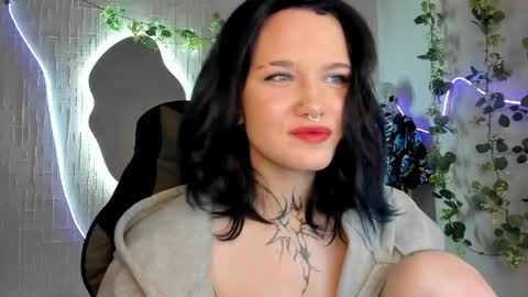 elastikiss online show from 18, 5, 2026