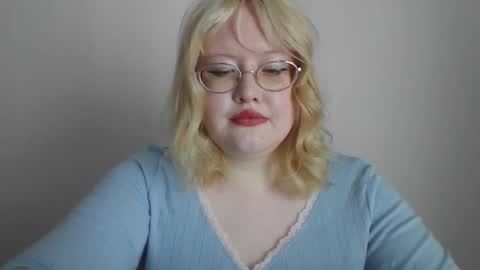 Snapshot of elayne_sweet chatting on 4, 3, 2026 elayne_sweet online show from 4, 3, 2026