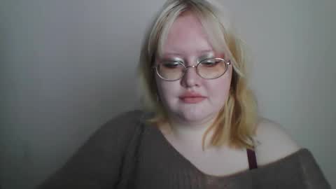 Snapshot of elayne_sweet chatting on 6, 3, 2026 elayne_sweet online show from 6, 3, 2026