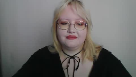 Snapshot of elayne_sweet chatting on 12, 3, 2026 elayne_sweet online show from 12, 3, 2026