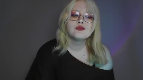 elayne_sweet online show from 10, 7, 2026