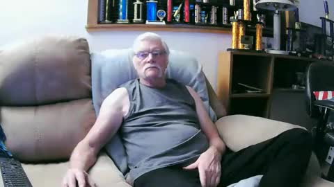 Snapshot of elcamino83 chatting on 19, 2, 2025 Elcamino83 online show from 19, 2, 2025