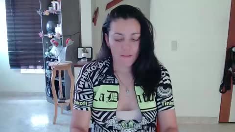 Karina and Melisa online show from 4, 2, 2025