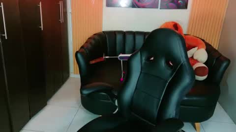 Snapshot of electrogoddess chatting on 23, 10, 2025 electrogoddess online show from 23, 10, 2025