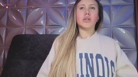 Snapshot of eleecttraa_12 chatting on 11, 6, 2026 Electra online show from 11, 6, 2026
