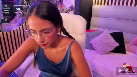 Snapshot of elegant_rouse chatting on 21, 11, 2025 Rouse online show from 21, 11, 2025