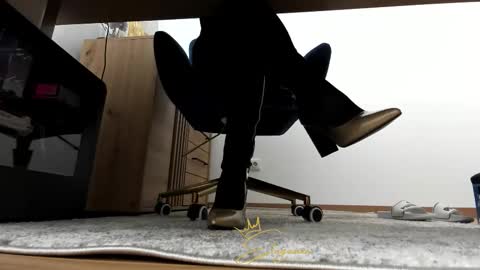 Snapshot of eleganzavogue chatting on 20, 11, 2025 eleganzavogue online show from 20, 11, 2025