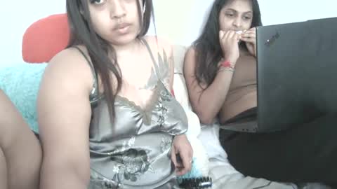 Snapshot of elegentaura chatting on 24, 10, 2025 Kaykay online show from 24, 10, 2025