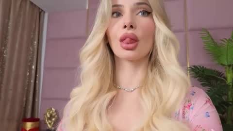 Eleine online show from 3, 10, 2025