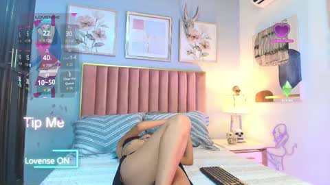 Snapshot of elektrablue_1 chatting on 13, 11, 2025 Elektra online show from 13, 11, 2025