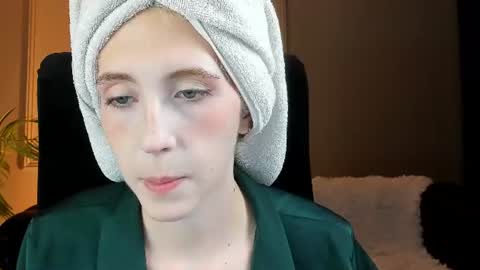 Snapshot of elen__moore chatting on 2, 7, 2026 Elen online show from 2, 7, 2026