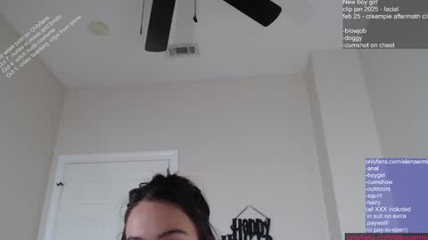 Snapshot of elena_ermie chatting on 19, 10, 2025 elena_ermie online show from 19, 10, 2025