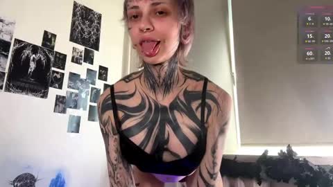 Mia online show from 7, 6, 2026