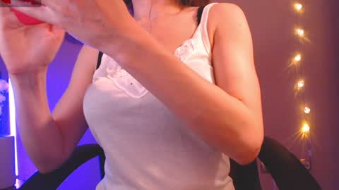 Snapshot of elenamiya chatting on 25, 12, 2024 Heleonora online show from 25, 12, 2024
