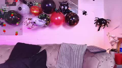 Snapshot of elenna_boobs_ chatting on 23, 10, 2025 elenna_boobs_ online show from 23, 10, 2025