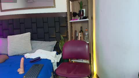 Snapshot of elenna_boobs_ chatting on 31, 3, 2026 elenna_boobs_ online show from 31, 3, 2026