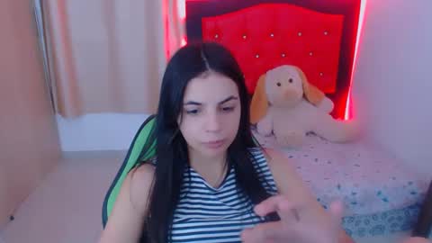 Snapshot of elenna_hotx chatting on 5, 12, 2024 agnes online show from 5, 12, 2024