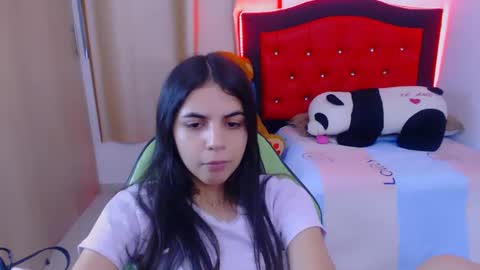 Snapshot of elenna_hotx chatting on 21, 1, 2025 agnes online show from 21, 1, 2025