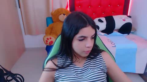 Snapshot of elenna_hotx chatting on 23, 1, 2025 agnes online show from 23, 1, 2025