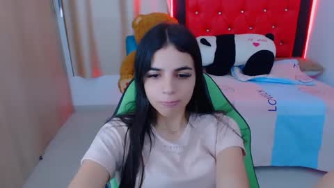 Snapshot of elenna_hotx chatting on 25, 1, 2025 agnes online show from 25, 1, 2025