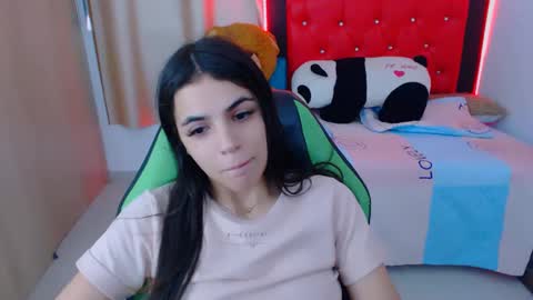 Snapshot of elenna_hotx chatting on 25, 1, 2025 agnes online show from 25, 1, 2025