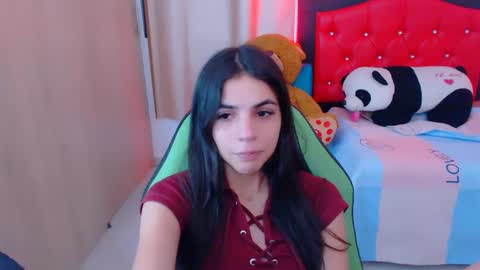 Snapshot of elenna_hotx chatting on 28, 1, 2025 agnes online show from 28, 1, 2025