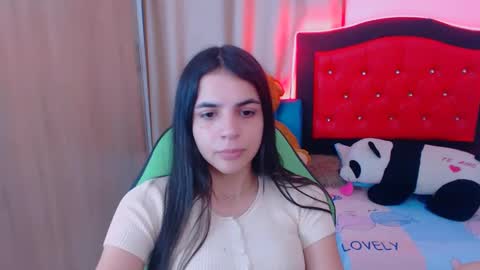 Snapshot of elenna_hotx chatting on 1, 2, 2025 agnes online show from 1, 2, 2025