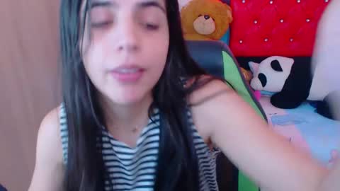 Snapshot of elenna_hotx chatting on 2, 2, 2025 agnes online show from 2, 2, 2025