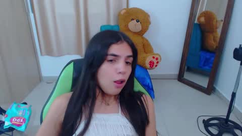 Snapshot of elenna_hotx chatting on 21, 2, 2025 agnes online show from 21, 2, 2025