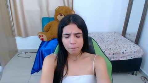 Snapshot of elenna_hotx chatting on 6, 3, 2025 agnes online show from 6, 3, 2025