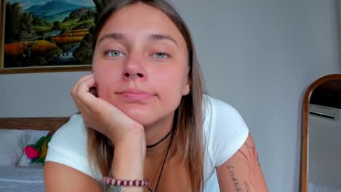 Snapshot of eleonora_linn_ chatting on 12, 12, 2024 Eleonora online show from 12, 12, 2024