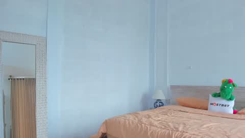 Snapshot of eleonora_linn_ chatting on 4, 1, 2025 Eleonora online show from 4, 1, 2025