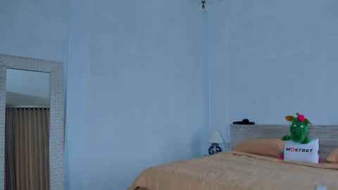 Snapshot of eleonora_linn_ chatting on 10, 1, 2025 Eleonora online show from 10, 1, 2025