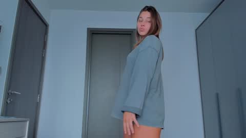 Snapshot of eleonora_linn_ chatting on 6, 2, 2025 Eleonora online show from 6, 2, 2025