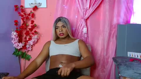 Snapshot of eletrabrowns chatting on 14, 2, 2025 eletrabrowns online show from 14, 2, 2025