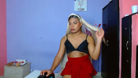 Snapshot of eletrabrowns chatting on 10, 9, 2025 eletrabrowns online show from 10, 9, 2025