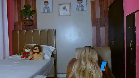 Snapshot of eletrabrowns chatting on 9, 10, 2025 eletrabrowns online show from 9, 10, 2025