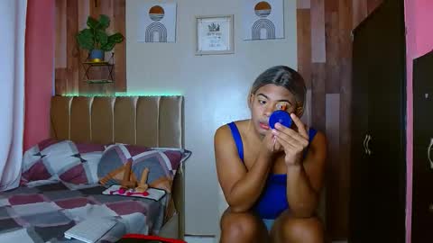 Snapshot of eletrabrowns chatting on 21, 10, 2025 eletrabrowns online show from 21, 10, 2025