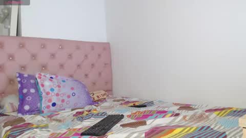 Snapshot of elettra_parisi19 chatting on 8, 3, 2025 elettra_parisi19 online show from 8, 3, 2025