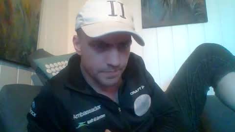 Snapshot of elhornyvikingo chatting on 2, 2, 2025 horny viking online show from 2, 2, 2025