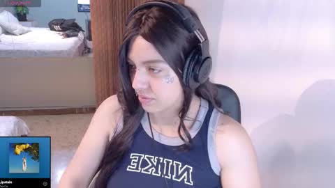 Snapshot of eli666uwu chatting on 2, 10, 2025 eli666uwu online show from 2, 10, 2025