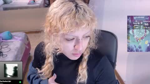 Snapshot of eli666uwu chatting on 9, 10, 2025 eli666uwu online show from 9, 10, 2025