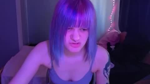 Snapshot of elieiza_xo chatting on 27, 3, 2026 elieiza_xo online show from 27, 3, 2026