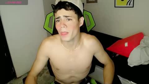 Snapshot of elii_797 chatting on 21, 11, 2025 bby-santy online show from 21, 11, 2025