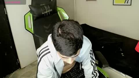 Snapshot of elii_797 chatting on 24, 11, 2025 bby-santy online show from 24, 11, 2025