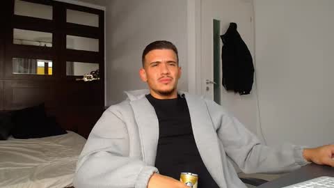 ElijahThorne online show from 2, 2, 2026