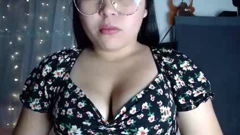 Snapshot of elinaax chatting on 20, 10, 2025 Elina  online show from 20, 10, 2025