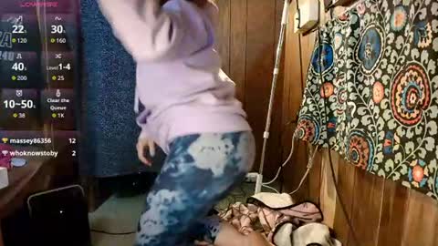 Snapshot of elinalaverins chatting on 13, 7, 2026 Elina online show from 13, 7, 2026