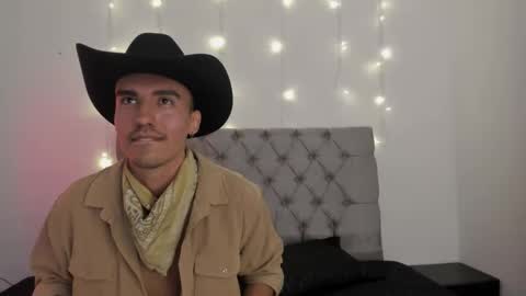 Snapshot of elio_dicaprio chatting on 1, 11, 2025 elio_dicaprio online show from 1, 11, 2025