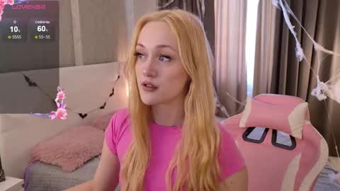 Snapshot of elis_goyard chatting on 30, 10, 2025 Elis online show from 30, 10, 2025